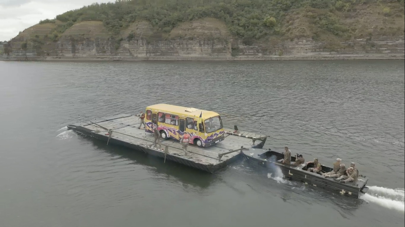 Леся Никитюк показала обучение бойцов инженерных войск. Это настоящие волшебники!
